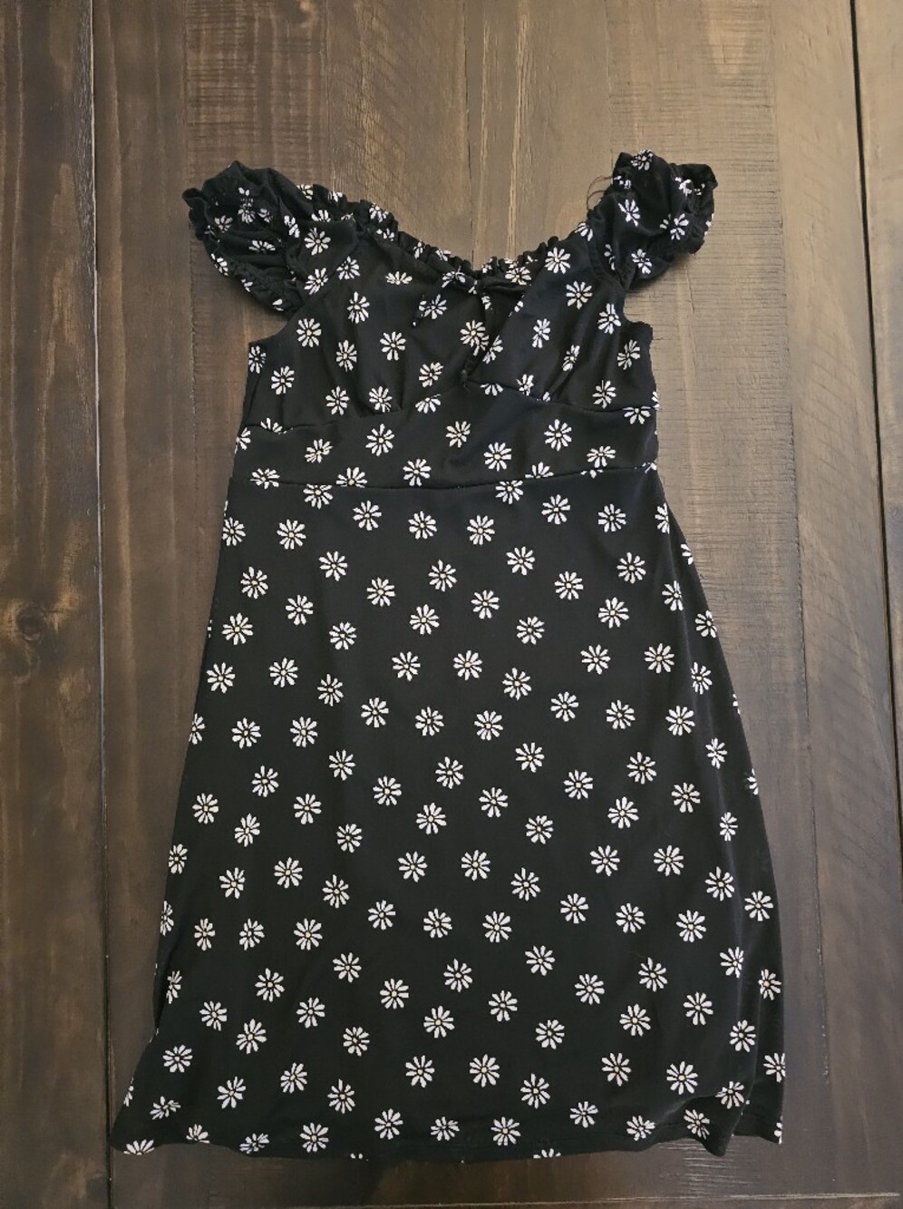 Black Daisy Print Smocked Girls' Casual Dress